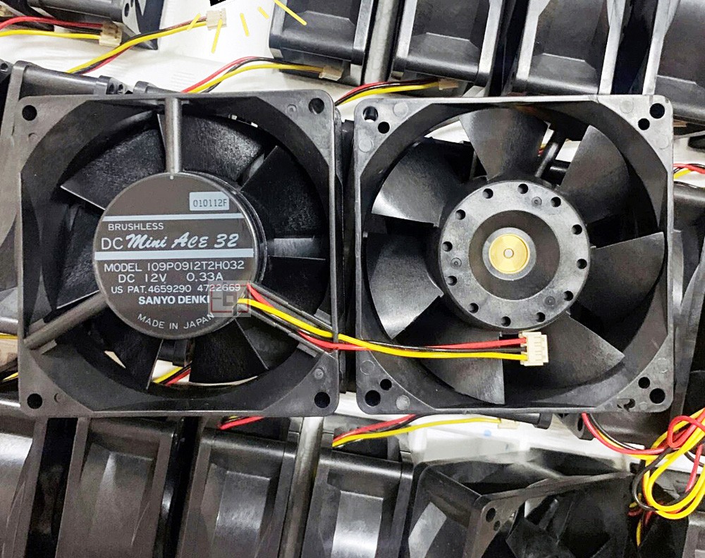 SANYO 109P0912T2H032 109P0912T2H03 12V 0.33A 3wires Cooling Fan