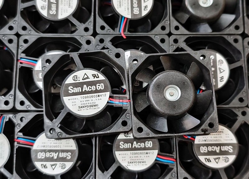 SANYO 109R0605M412 5V 1.3A 3wires Cooling Fan 