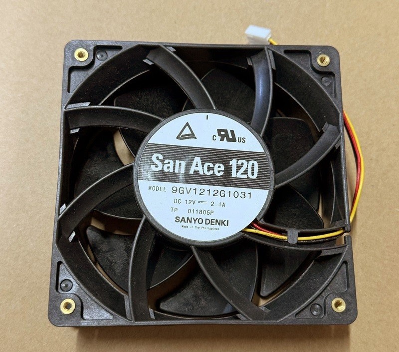 SANYO 9GV1212G1031 12V 2.1A 3wires Cooling Fan 