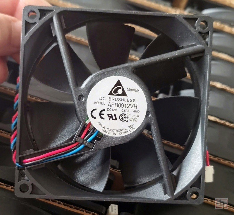 DELTA AFB0912VH AFB0912VH-F00 AFB0912VH-R00 12V 0.6A 2wires 3wires Cooling Fan