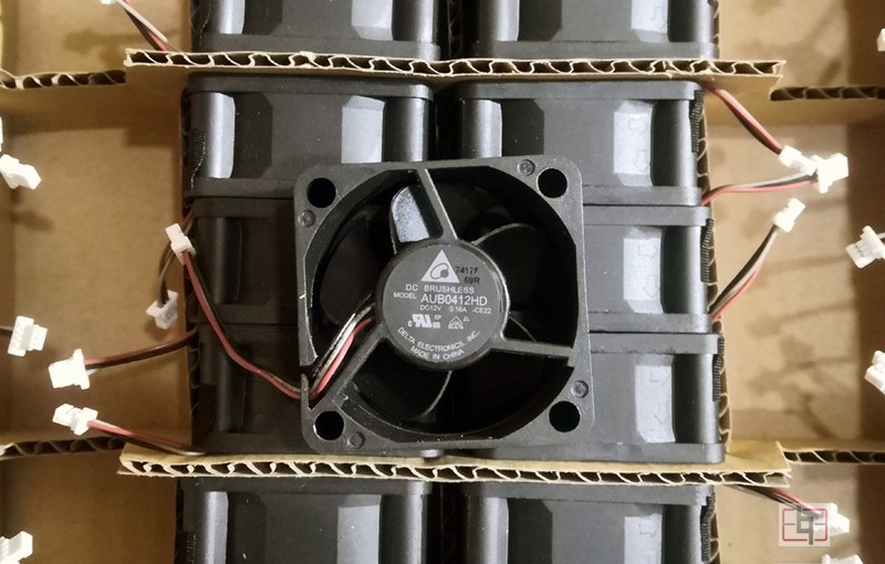 Delta AUB0412HD 12V 0.16A 3wires 2wires Cooling Fan