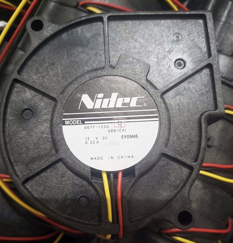 Nidec D07F-12SG 12V 0.23A 2wires 3wires Cooling Fan - NEW
