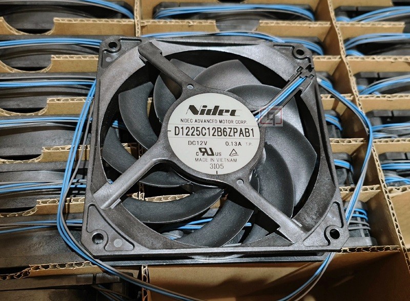 Nidec D1225C12B6ZPAB1 12V 0.13A 4wires Cooling Fan 