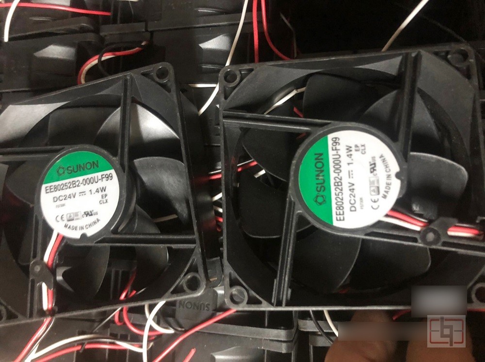 SUNON EE80252B2-000U-F99 EE80252B2000UF99 24V 1.4W 3wires Cooling Fan 