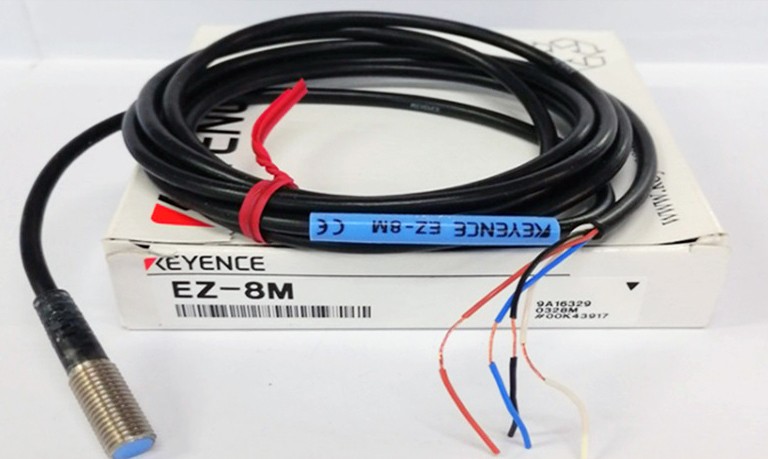 KEYENCE EZ-30M Inductive Proximity Switch