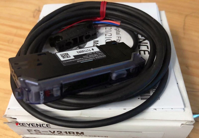 KEYENCE FS-V21RM Optical Fiber Amplifier