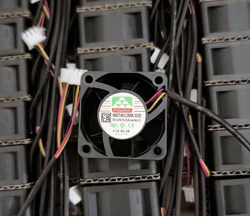Protechnic MGT4012MR-O20 MGT4012MR-020 12V 0.11A 3wires Cooling Fan 