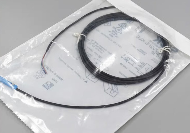 Sick MZC1-2V2PS-KU0 Magnetic Switch /Proximity Switch - Original New