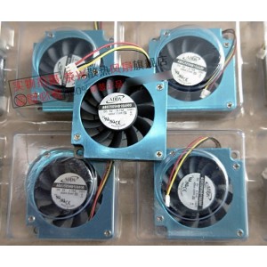 ADDA AB03505HB10A900 5V 0.15A 3wires Cooling Fan