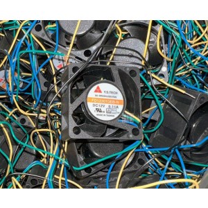 Y.S.TECH FD123015EB-N 12V 0.11A 4wires cooling fan