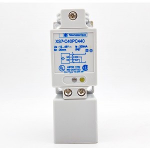 Schneider XS7-C40PC440 Inductive Proximity Switch